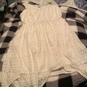 White sleeveless dress